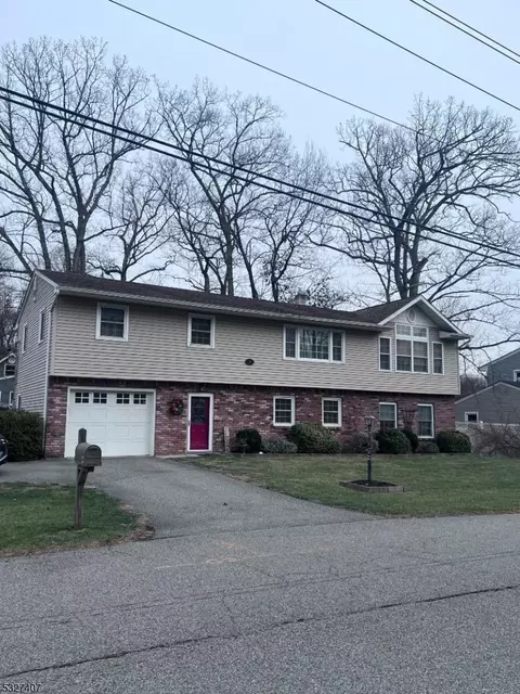 49 Greenbrook Dr, West Milford, NJ 07480
