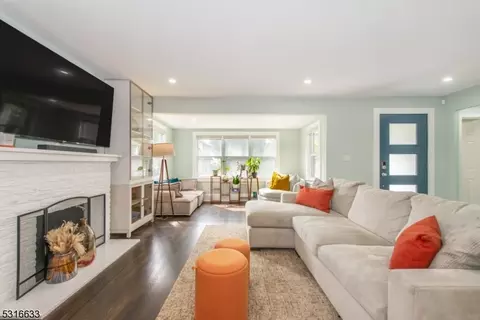 439 Sagamore Ave, Teaneck, NJ 07666