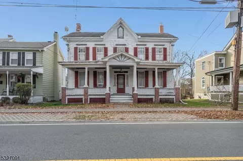 505 Harrison St, Frenchtown, NJ 08825