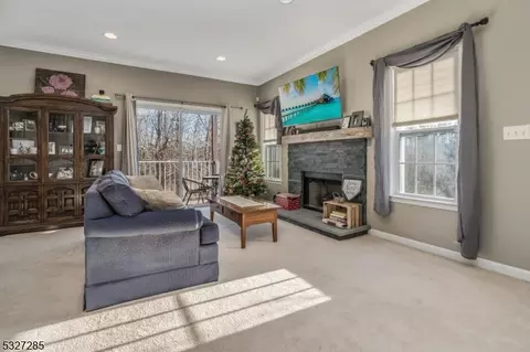 75 Pinehurst Dr, Washington, NJ 07882 photo 4