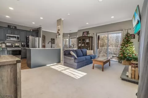 75 Pinehurst Dr, Washington, NJ 07882 photo 5