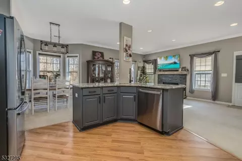 75 Pinehurst Dr, Washington, NJ 07882 photo 8