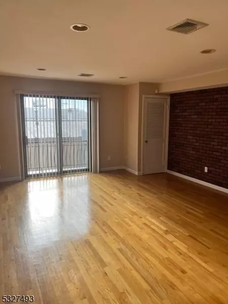 45-51 Gotthardt St, Newark, NJ 07105