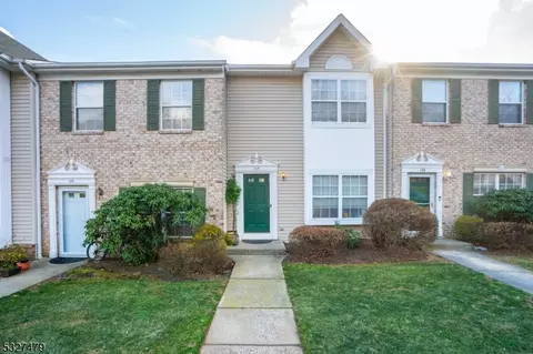105 Tallwood Ln, Green Brook, NJ 08812