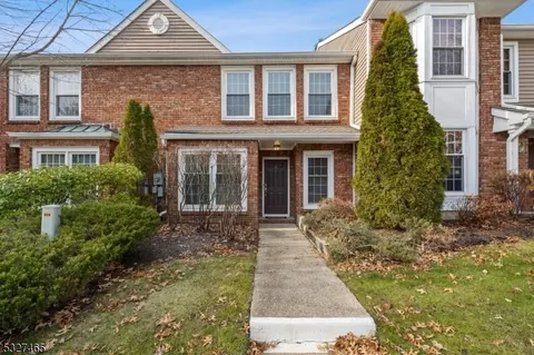 81 Laurelwood Ct, Rockaway, NJ 07866
