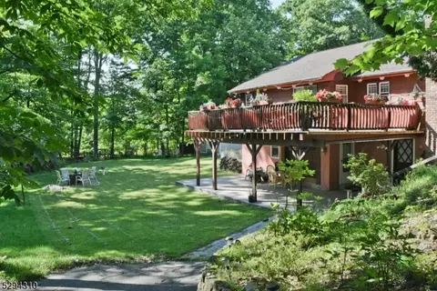 149 Madison Trl, Hopatcong, NJ 07843