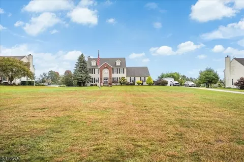 52 Washburn Rd, Mansfield Twp, NJ 07865