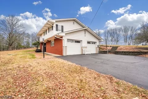 76 Kymer Rd, Branchville, NJ 07826