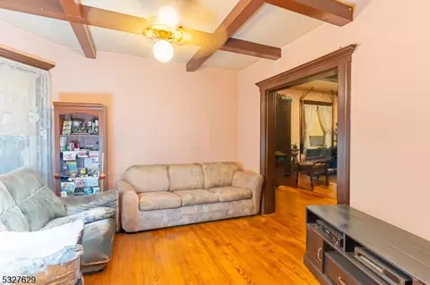 466 Devon St, Kearny, NJ 07032 photo 4