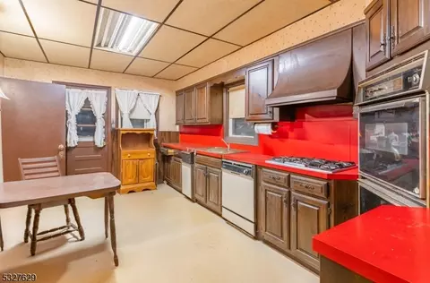466 Devon St, Kearny, NJ 07032 photo 8