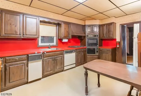 466 Devon St, Kearny, NJ 07032 photo 7
