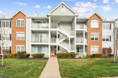 810 Breckenridge Dr, Branchburg, NJ 08876