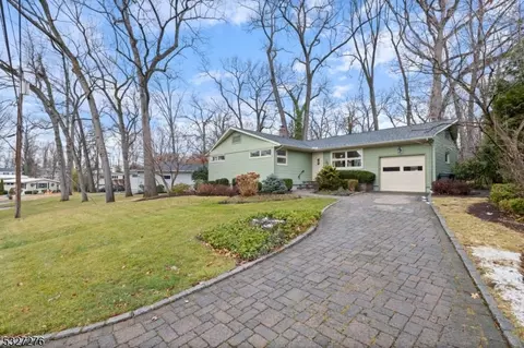 6 Belaire Dr, Roseland, NJ 07068