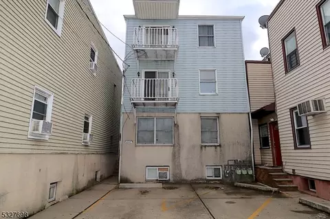 696 Market St #696, Newark, NJ 07105