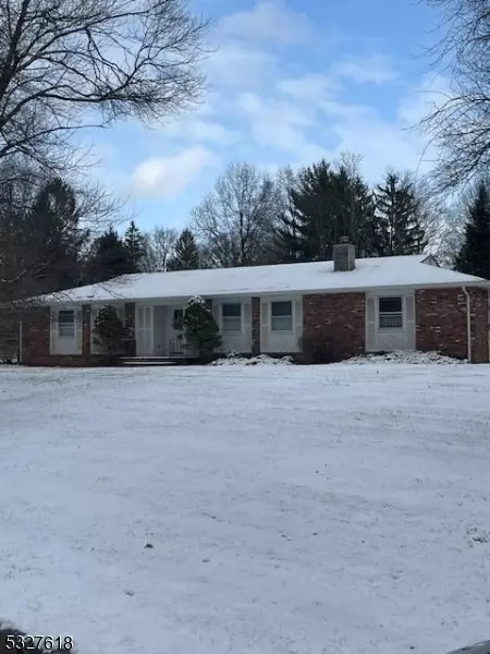 23 Woodland Dr, Washington Twp, NJ 07853