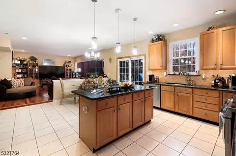 50 Atherton Ct, Wayne, NJ 07470 photo 23