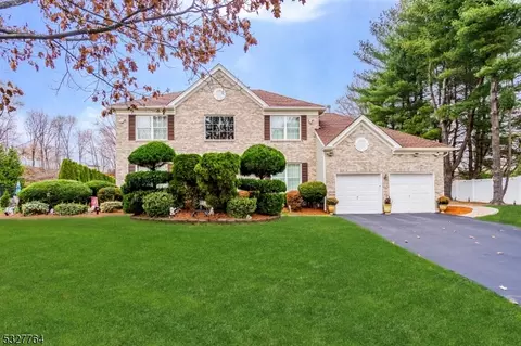 50 Atherton Ct, Wayne, NJ 07470