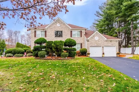 50 Atherton Ct, Wayne, NJ 07470 photo 2