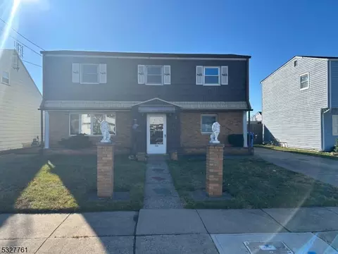 136 Camelot Dr, Woodbridge Twp, NJ 07064