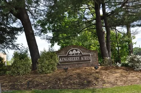 163 Kingsberry Dr, Somerset, NJ 08873