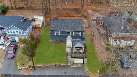 121 Hillside Rd, Sparta, NJ 07871