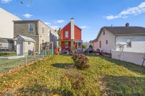 368 E 24th St, Paterson, NJ 07514