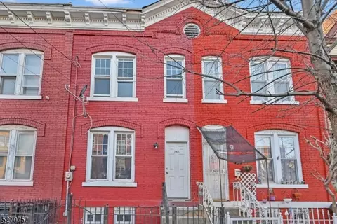 255 S 10th St, Newark, NJ 07103