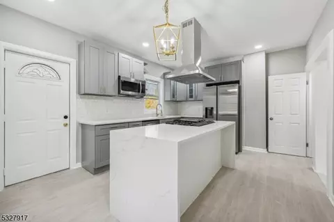 16 Guenther Pl, Passaic, NJ 07055
