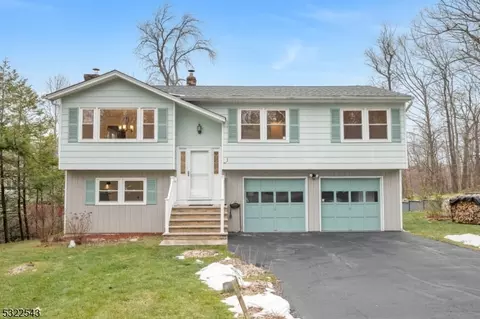3 Glen Rd N, Vernon Twp, NJ 07422