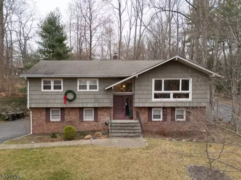 8 Valhalla Rd, Montville, NJ 07045