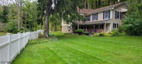 38 Bunnvale Rd, Califon, NJ 07830