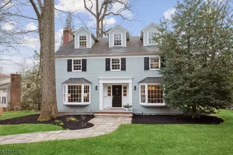3 Drum Hill Dr, Summit, NJ 07901 photo 2
