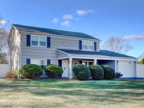8 Imbrook Ln, Aberdeen Twp, NJ 07747