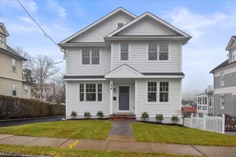24 Russell Pl, Summit, NJ 07901