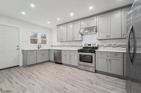 115-117 N Munn Ave, Newark, NJ 07106