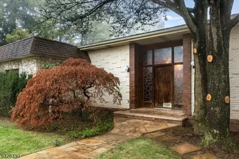 30 Crest Dr, South Orange Village, NJ 07079