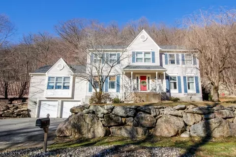 15 Brandywine Ct, Roxbury Twp, NJ 07876