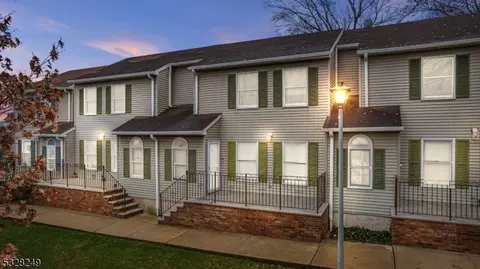 664 Irvington Ave #3, Maplewood, NJ 07040
