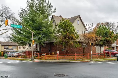 301 Amsterdam Ave, Roselle, NJ 07203