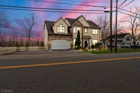 24 Lincoln Park Rd, Pequannock Twp, NJ 07440