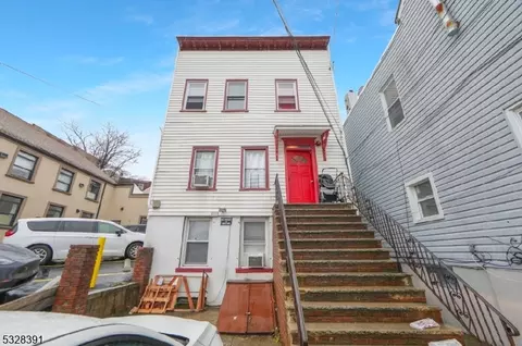 22 Elm St, Paterson, NJ 07501