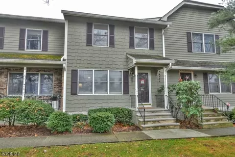 96 Lincoln Park Rd, Pequannock Twp, NJ 07440