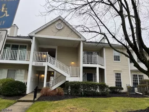 1016 Ash Dr #1016, Mahwah, NJ 07430