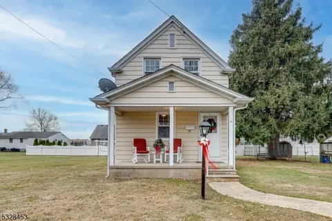 35 N 15th Ave, Manville, NJ 08835