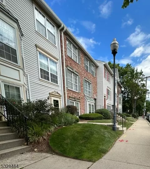 47 Howard St #47, Newark, NJ 07103