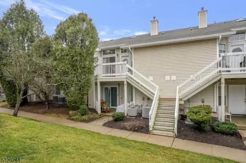 94 Mayfield Rd, Bedminster, NJ 07921