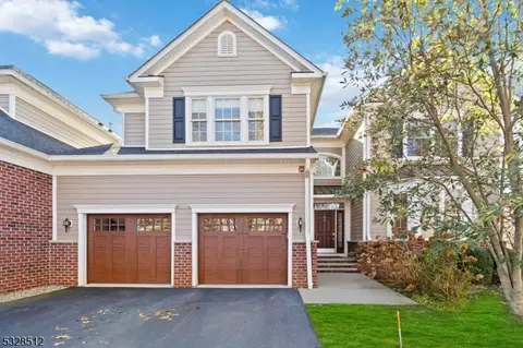 5 Wheatsheaf Farm Rd, Morristown, NJ 07960