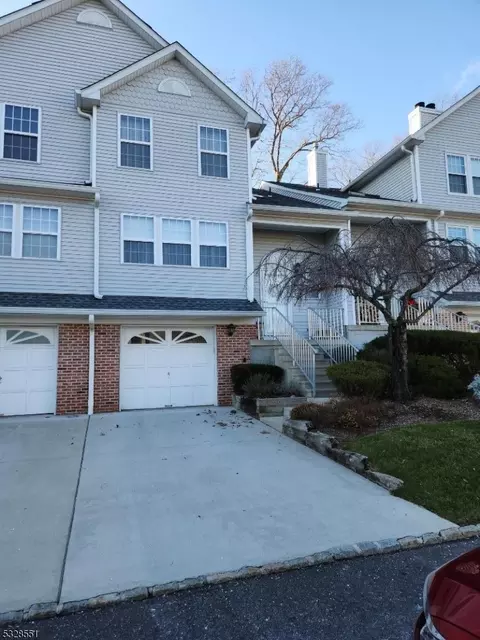 117 Wingate Dr, Hackettstown, NJ 07840