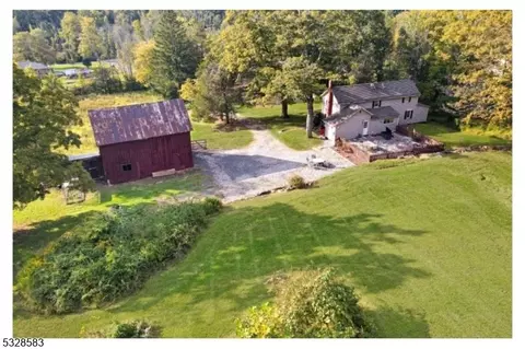 25 Vernoy Rd, Tewksbury Twp, NJ 07830