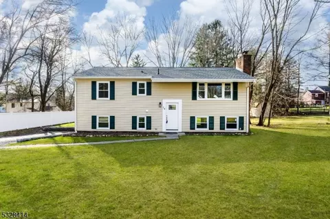 14 St George St, West Milford, NJ 07480